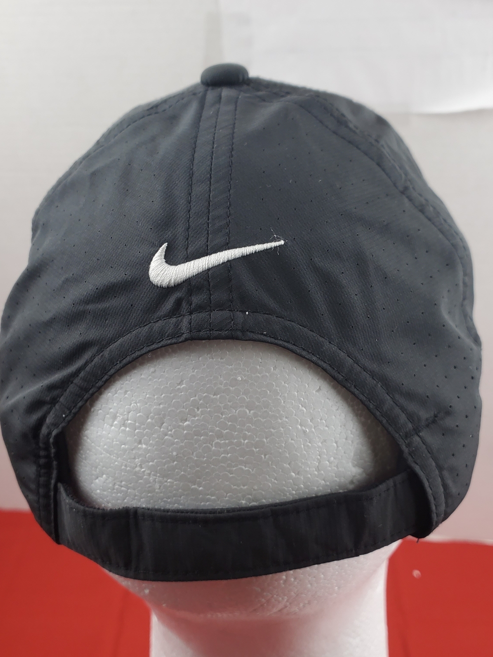 Nike Black Swoosh Performance Cap - Picture 2 of 6